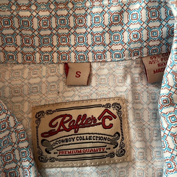 Long sleeve button down shirt, size small - Picture 3 of 4